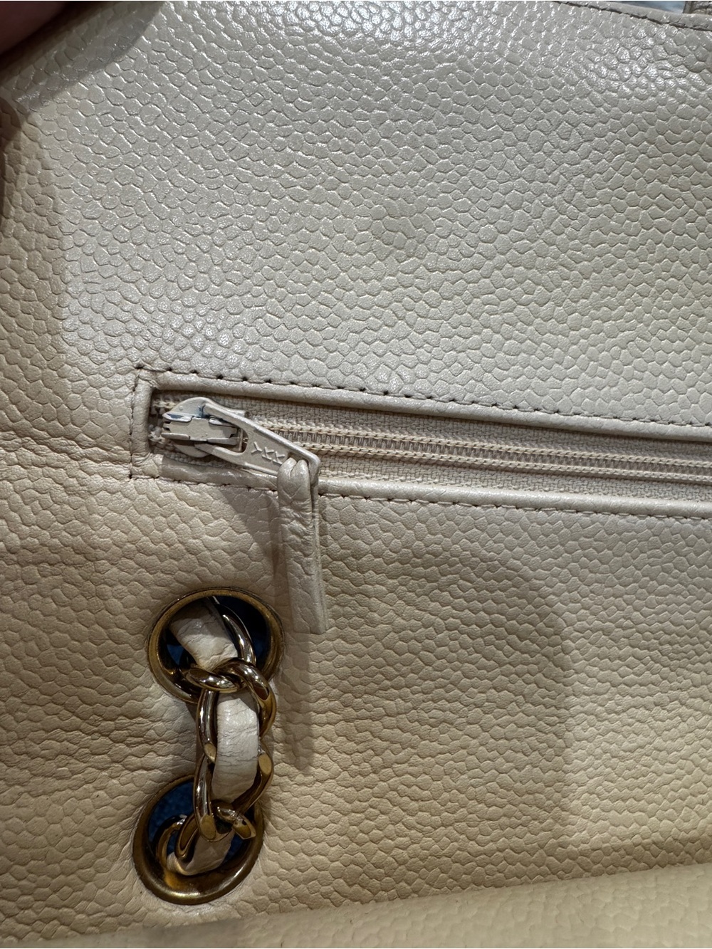 CHANEL Quilted Shoulder Bag in Beige with Gold Hardware - Picture 11 of 17